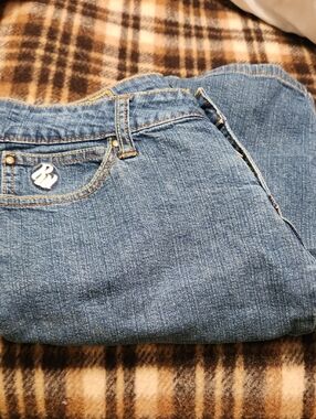 Rocawear Vintage Blue Jean Straight‑Leg Women's Shorts with Monogram Emblem